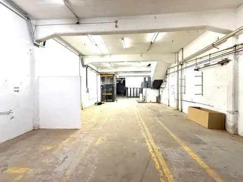 Galpón con oficinas - 980m2 totales