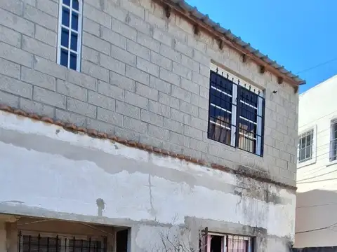 Depto Tipo Casa en Venta de 5 ambientes