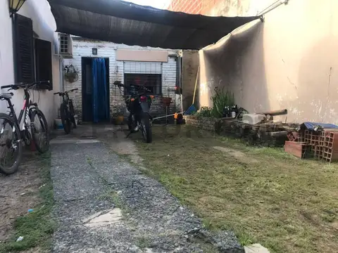 Av. QUETGLES 100, Piso 0