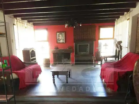 Casa  6 ambientes en campo de 3 hectareas  piscina quincho en Victoria Prov. de Entre Rios