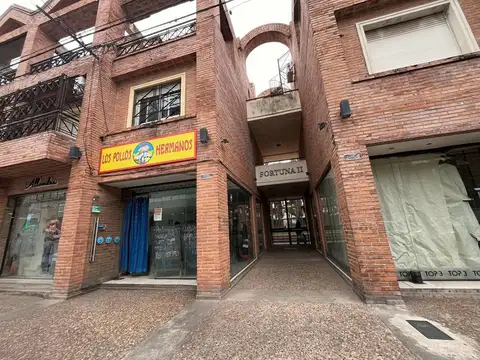 VENTA DE LOCAL COMERCIAL EN SAN NICOLÁS DE LOS ARR