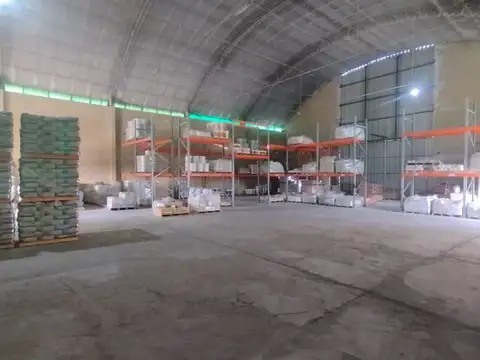 VENTA GALPONES CON TERRENO MENDOZA