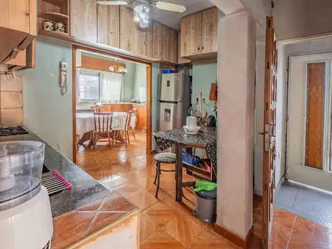 Casa 7 ambientes con 3 baños