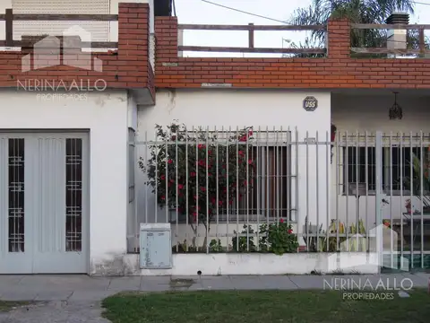 VENTA CASA AMERICANA VILLA TESEI.COCHERA CUBIERTA