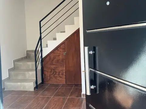 Depto Tipo Casa en Alquiler de 3 ambientes