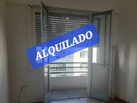 DEPARTAMENTO  3 AMBIENTES CON DEPENDENCIA FRENTE BALCON