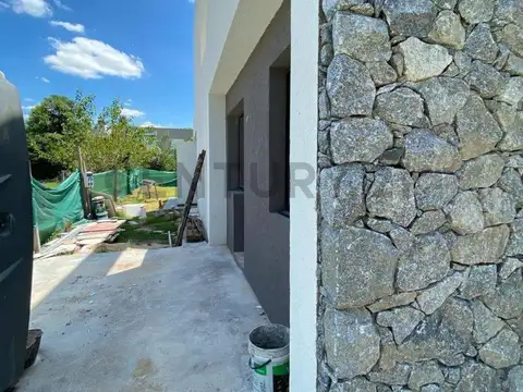 Casa 5 ambientes con 4 baños