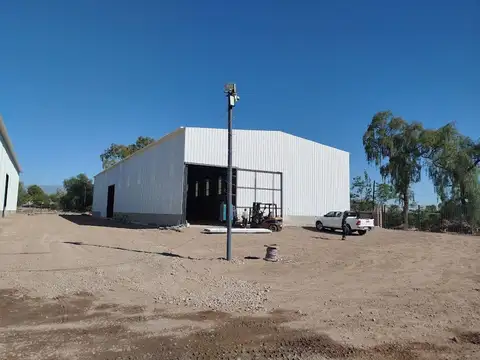 Depósitos de 900 m2 sobre Carril Rodríguez Peña