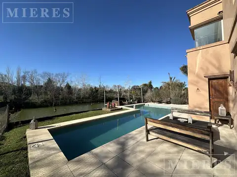 Casa a la laguna en alquiler anual con muebles en Las Glorietas, Nordelta