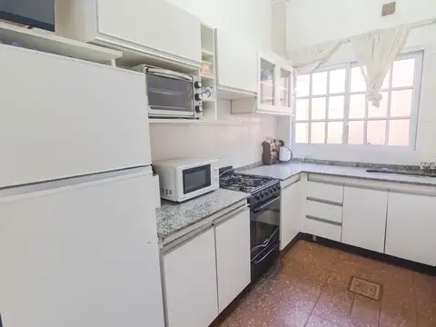 Depto Tipo Casa en Venta en Flores, USD 85.000