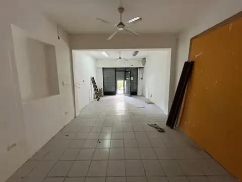 Local en Alquiler Via Púb.