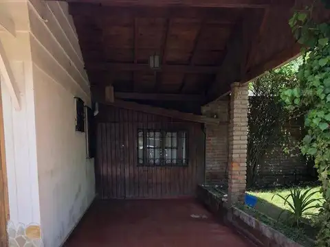 Casa 4 ambientes con 1 baño