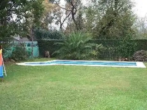 Quinta en Venta con 2 cocheras
