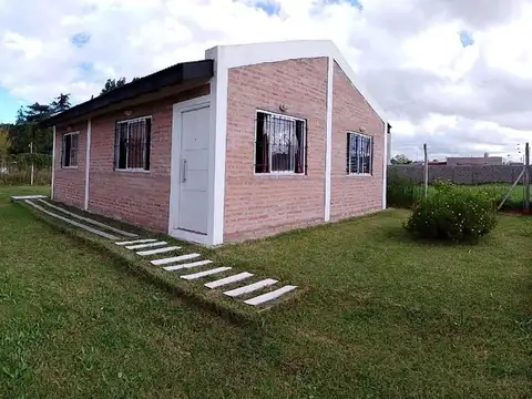Casa en venta - 2 Dormitorios 1 Baño - Zárate