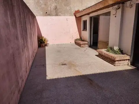 Depto Tipo Casa 2 ambientes con 1 baño