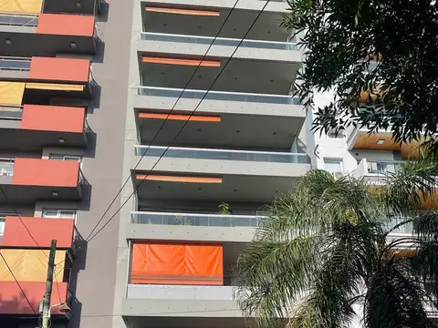 Piso de 4 ambientes con cochera en venta  - Quilmes centro