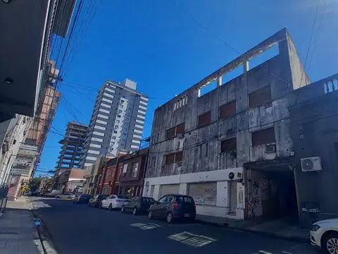 VENTA COCHERA EN MICROCENTRO