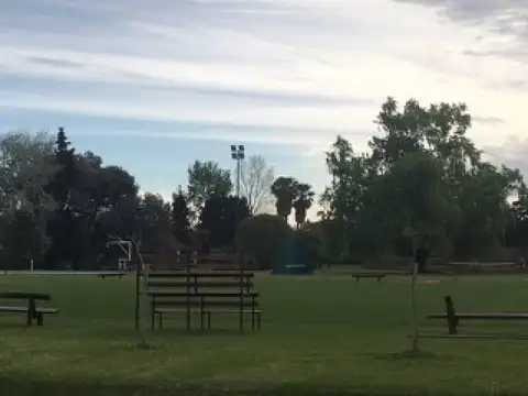 TeLote de 930 m2 en Venta en barrio Campo Grande Pilar