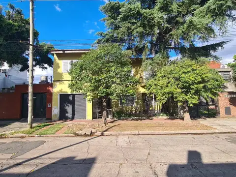 EN VENTA EN EL PALOMAR, 2 CASAS JUNTAS; EN PLANTA BAJA HERMOSA PROPIEDAD DE 4 AMBIENTES - FICHA 8499