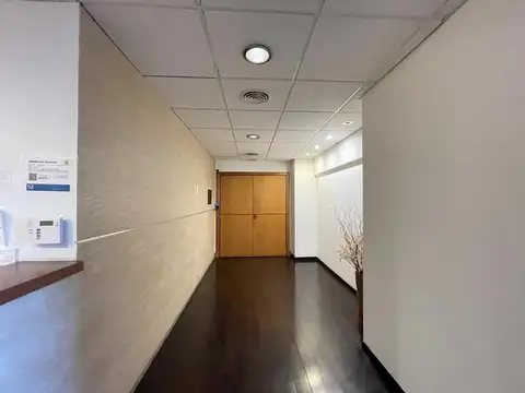 Oficina en Venta con 6 cocheras