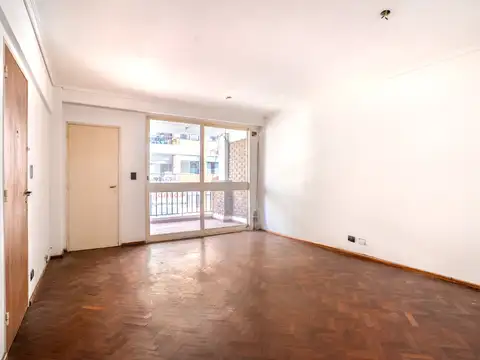 Venta Semipiso 2 dormitorios con cochera, externo con dos balcones, excelente ubicación
