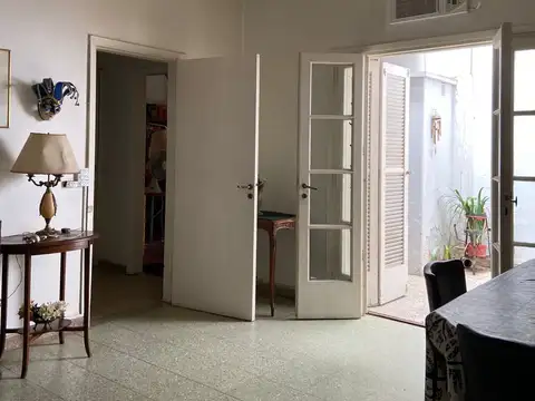 Departamento  Pasillo sobre Boulevard Oroño