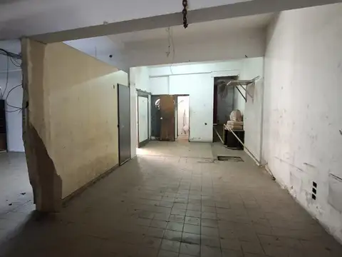 Local en alquiler en Flores planta baja y subsuelo SIN EXPENSAS