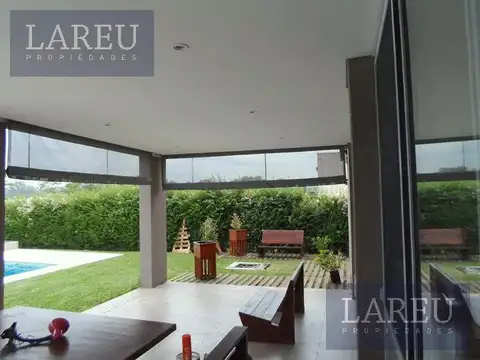 Casa en Santa Guadalupe, Pilar del Este.