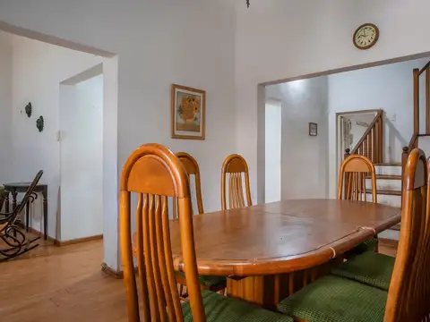 VENTA CASA 5 DORMITORIOS ZONA ALBERDI