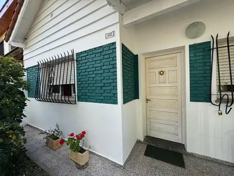 VENTA DE CASA 3 AMB CON COCHERA Y PARRILLA - PADUA