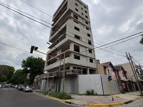 Cochera en pozo en Lanús Este