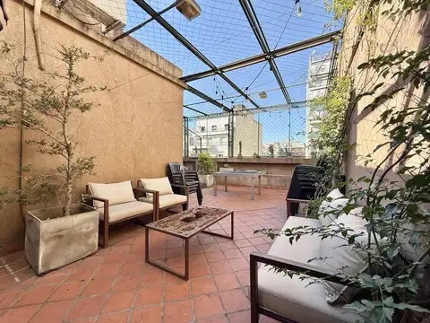 Piso con Gran Terraza Propia sobre Av. Pueyrredón - Recoleta