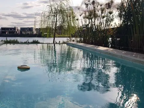 Casa a la Laguna en Tipas