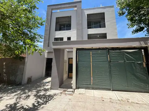 COMPLEJO DE 3 DEPARTAMENTOS Y 6 DUPLEX - CAPITAL-