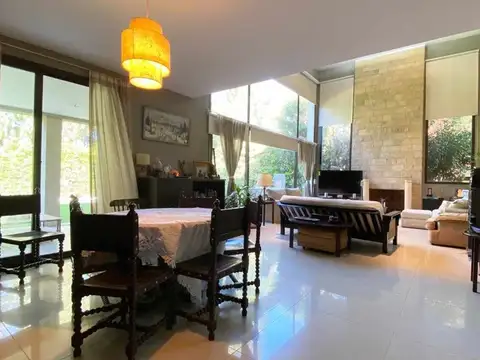 Casa 4 ambientes con 4 baños