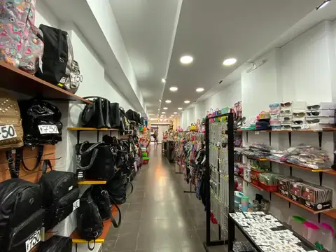 Local en Alquiler en Once, $ 2.000.000