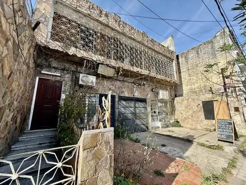 VENTA - TERRENO CON PROPIEDADES A RECICLAR - BAIGORRIA