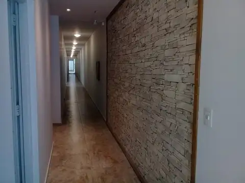 Caracas 1700, Piso 1ro.