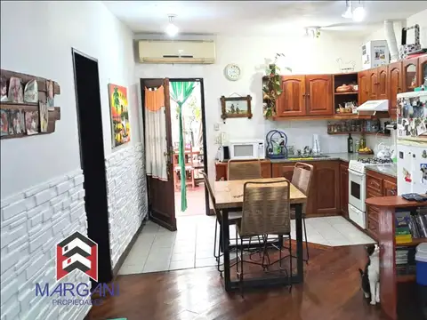 Casa 3 AMB + Patio + Quincho + Cocheras - DE ESTILO -