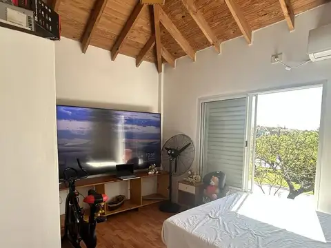 Impeclable casa estilo Villa Italiana en Barrio San Agustin, Villanueva con 3 dormitorios y 2 baños