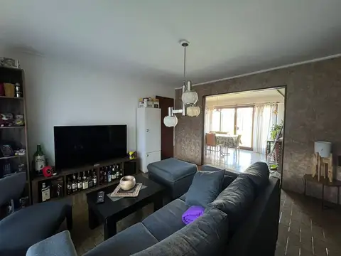 VENTA CASA 4 AMBIENTES - CASTELAR SUR
