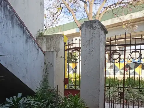 Casa MULTIFAMILIAR 3 amb c/u en CHACARITA