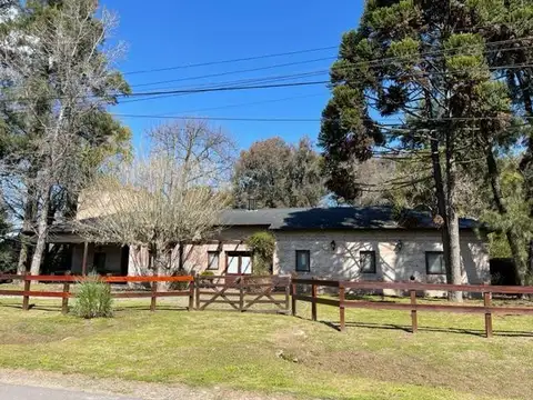 HERMOSA CASA ESTILO CAMPO EN VENTA, CLUB DE CAMPO EL MORO, MARCOS PAZ