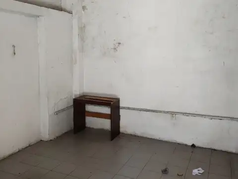 MATADEROS. ALBARIÑOS 2200. CASA 4 AMBIENTES  ""PARA REFACCIONAR ""