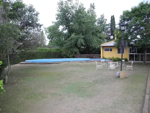 Venta Casa Quinta Lujan 5 ambiente con Pileta