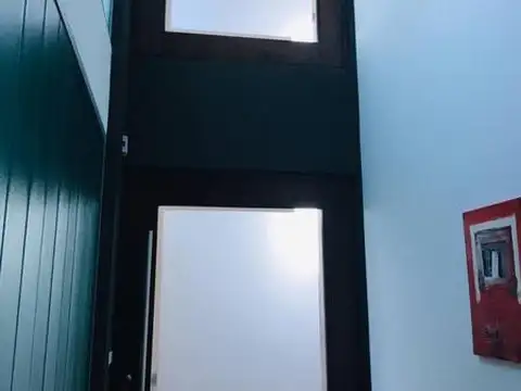 Casa 6 ambientes con 4 baños