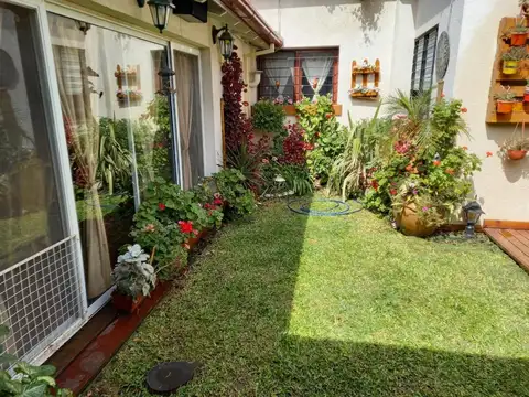 Casa 6 ambientes con 3 baños