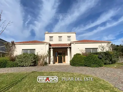 Casa 3 dorm con pileta en Los Jazmines Pilar del Este