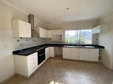 Casa en Venta en Pilar del Este - Los Jazmines, USD 220.000