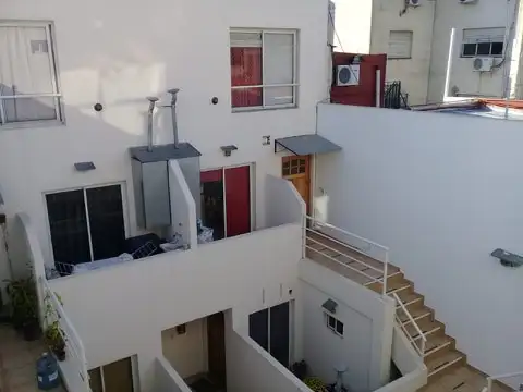 Depto Tipo Casa en Alquiler de 3 ambientes